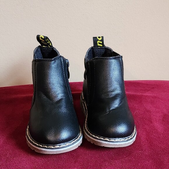 Chelsea Leather Boots Side Zip Flat with Elastic Side Tabs Sizing EU 22 US 6 - Picture 3 of 9